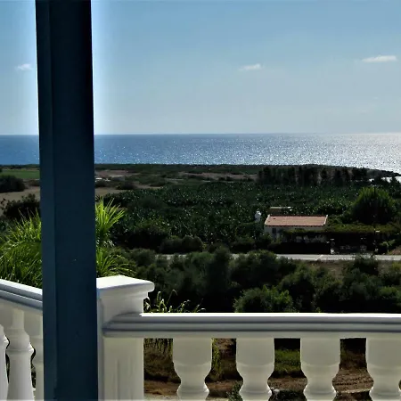 Dioni Holiday home Coral Bay