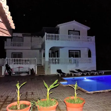 Dioni Holiday home Coral Bay